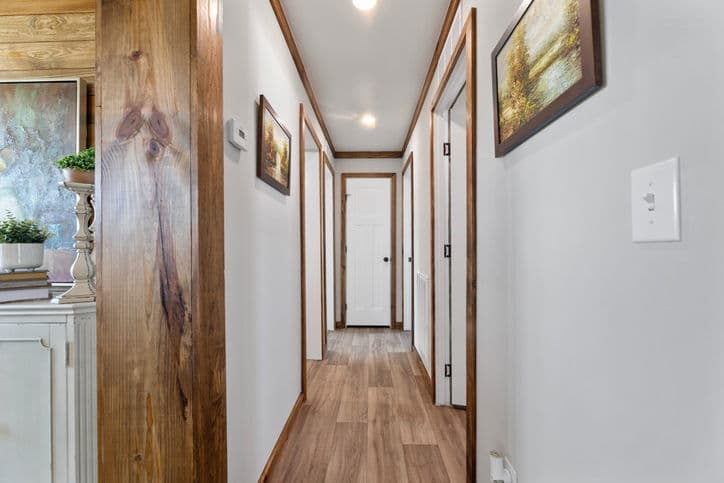 Reece 32663a interior home features