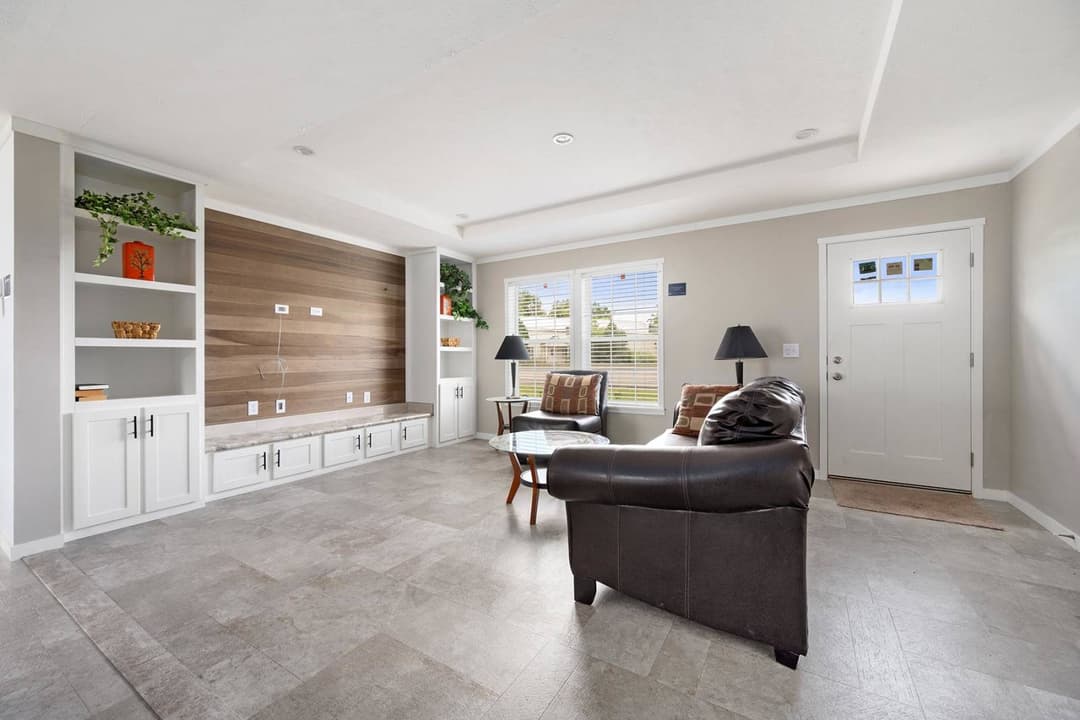 East point - elevate 52 interior home features