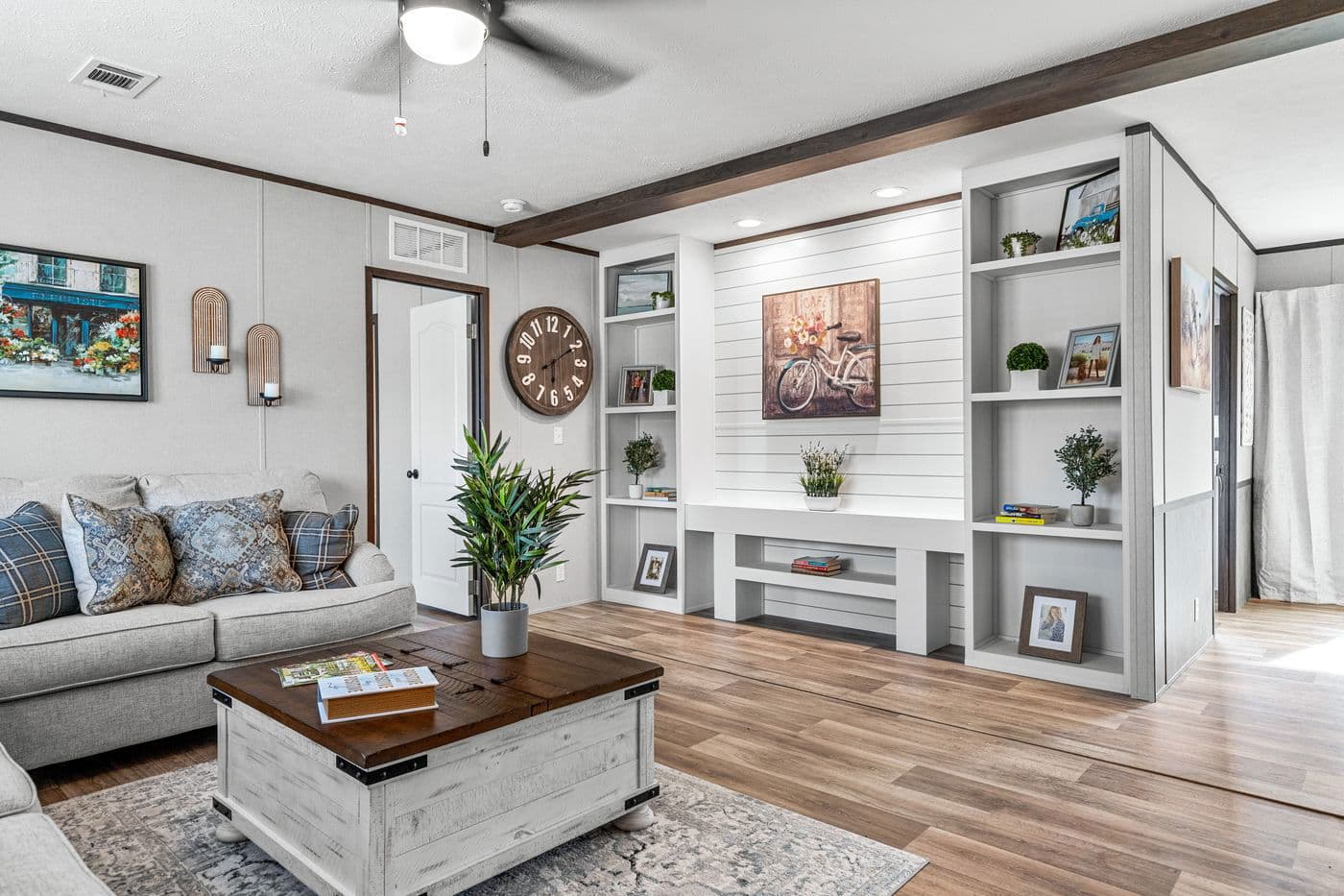 The anniversary 2.1 interior home features