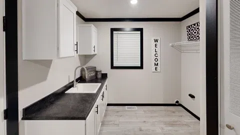 Jewel | 0603d interior home features