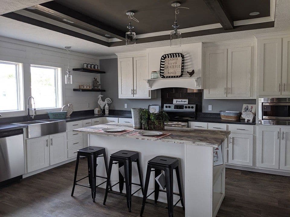 Addison kitchen home features