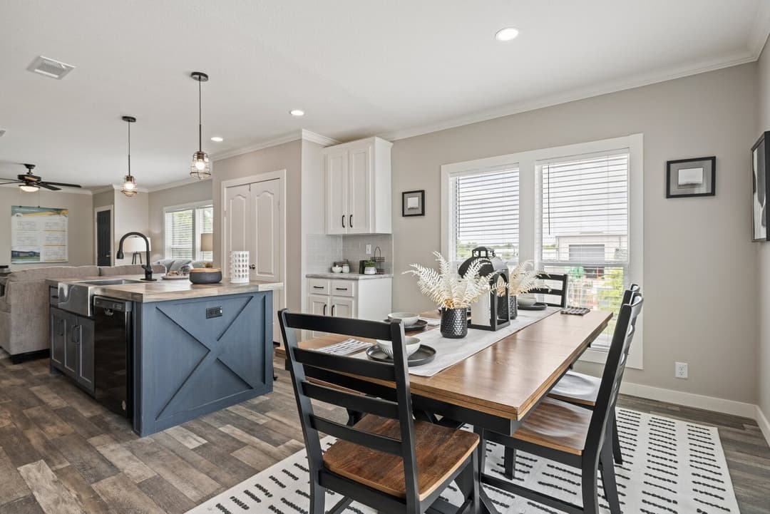 Palladium 30543d interior home features