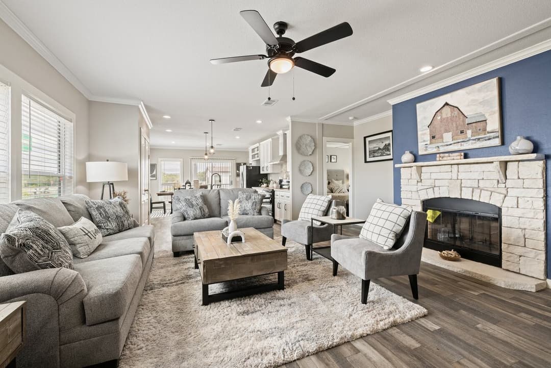 Palladium 30543d interior home features