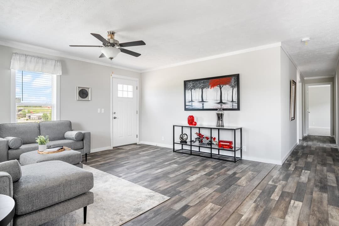 Uproar 28483u interior home features