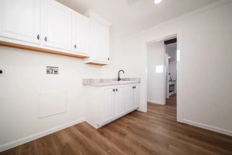 Wilson bend interior home features