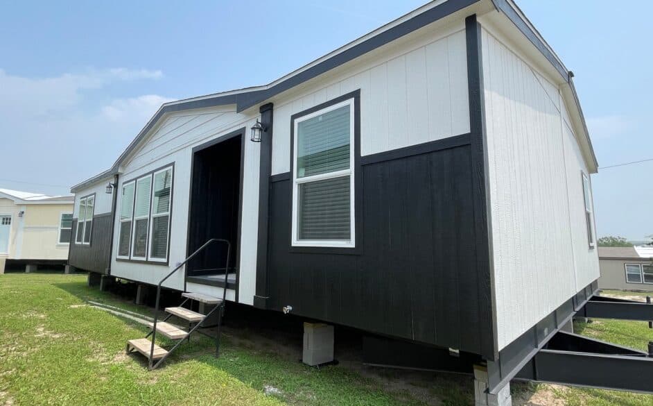 Emerald r48f hero, elevation, and exterior home features