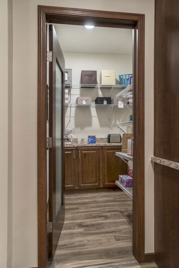 Ultra 6 interior home features