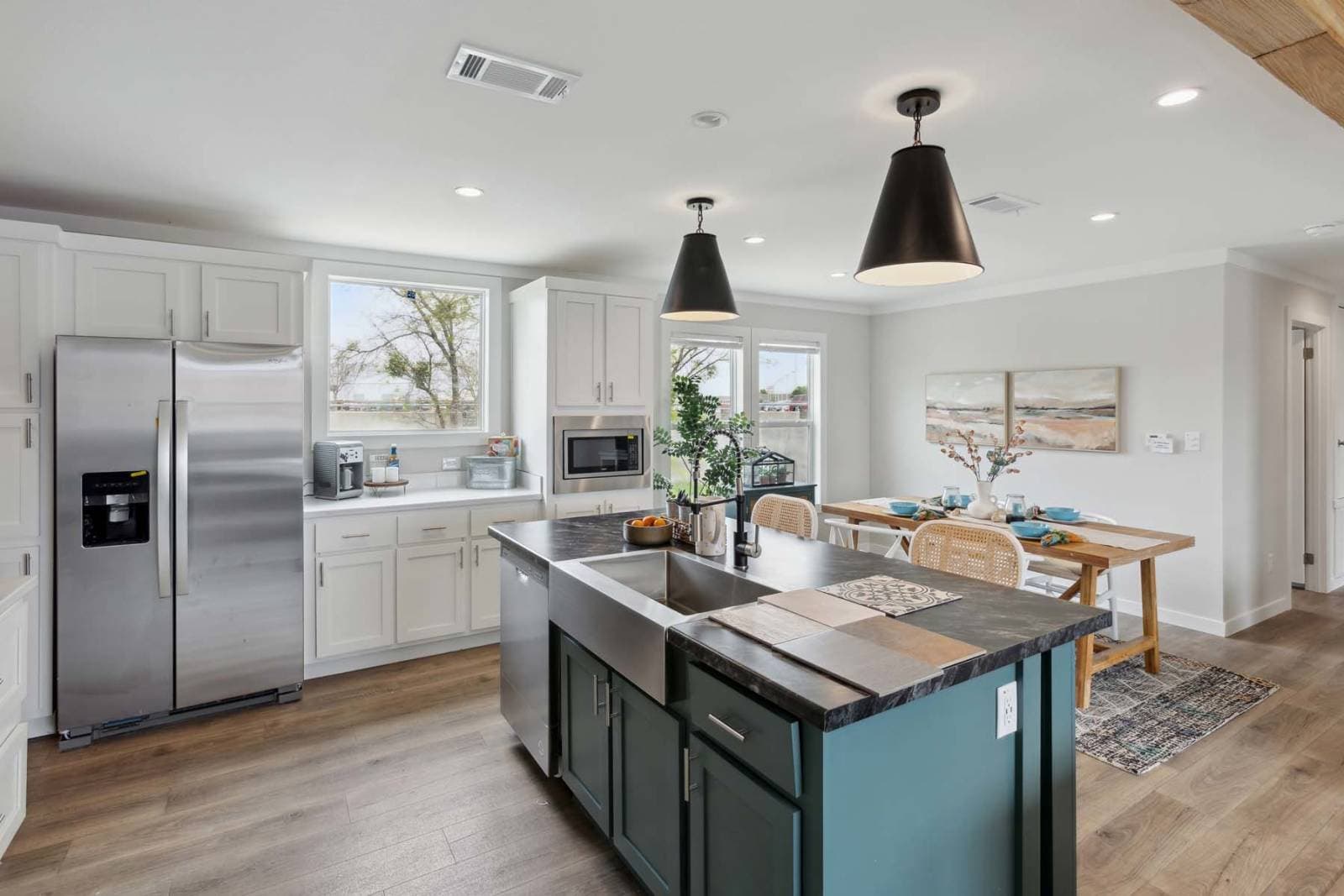 Ws2856h kitchen and hero home features