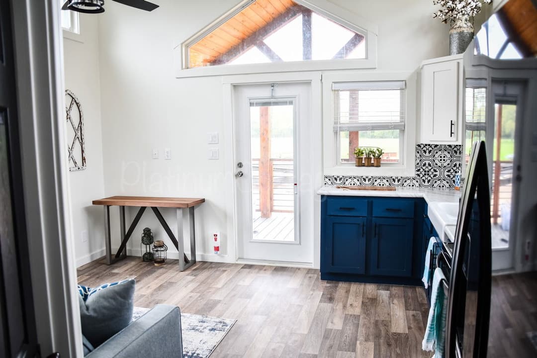 Cardinal kitchen home features