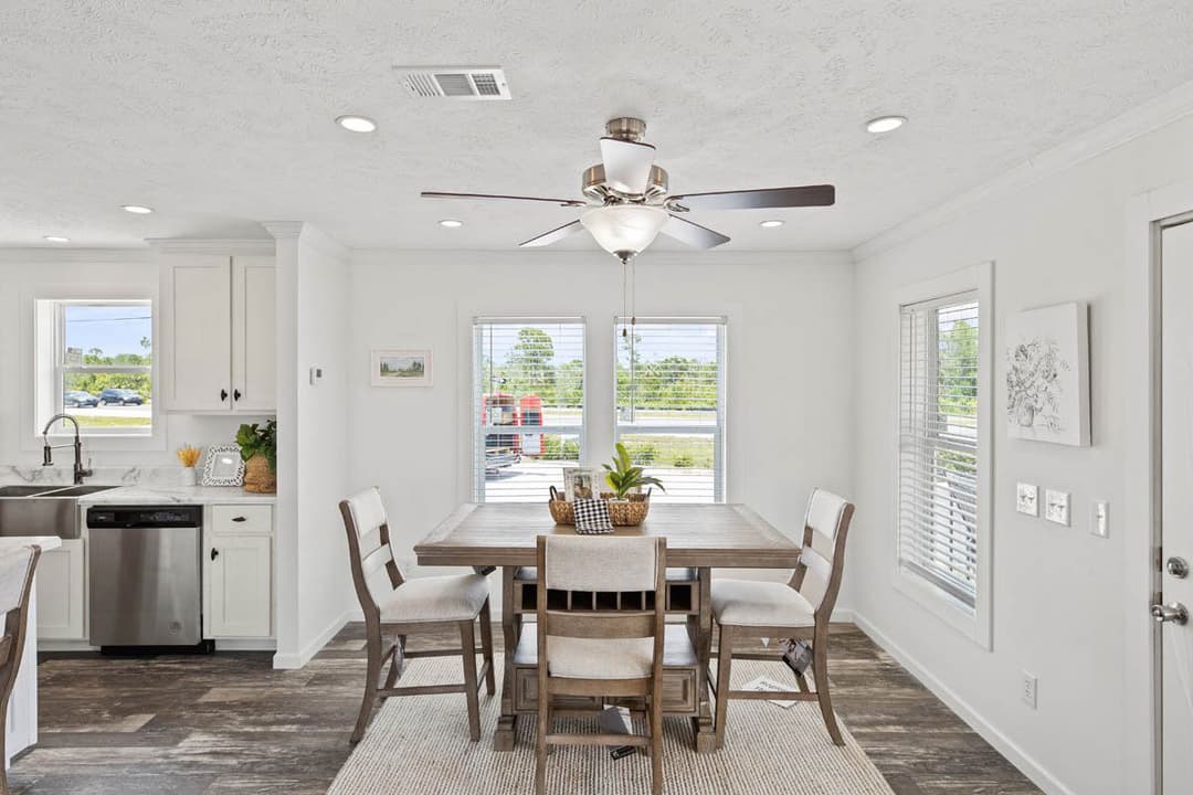 Delashaw interior home features