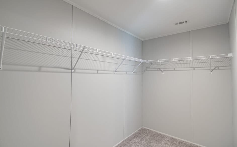 Trailblazer t76b bedroom home features