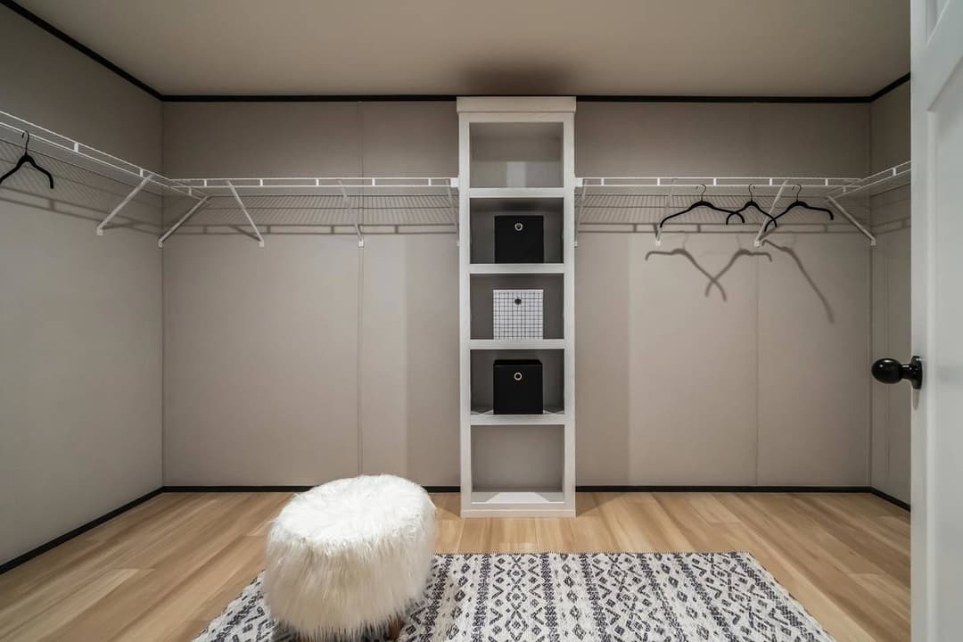 Cascade bedroom home features