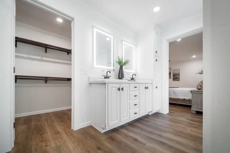 Sky harbor 2.0 bathroom home features