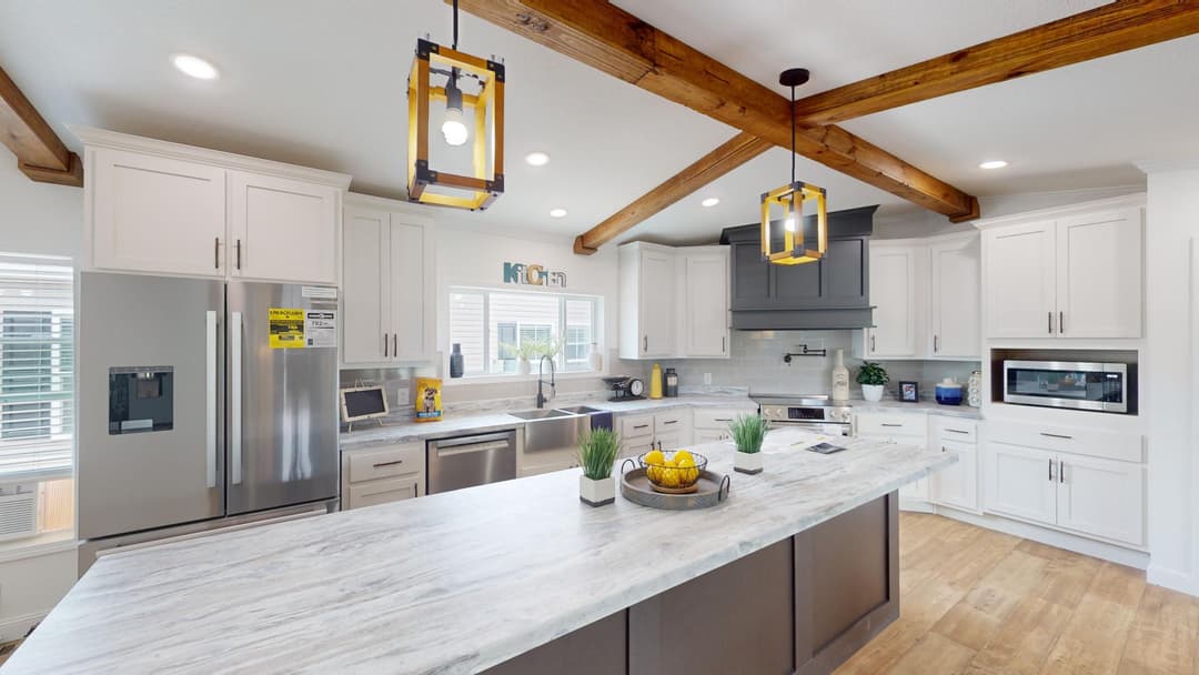 Pri3284-2010 kitchen home features