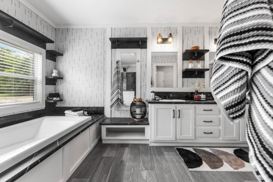 Apex 32763x bathroom home features