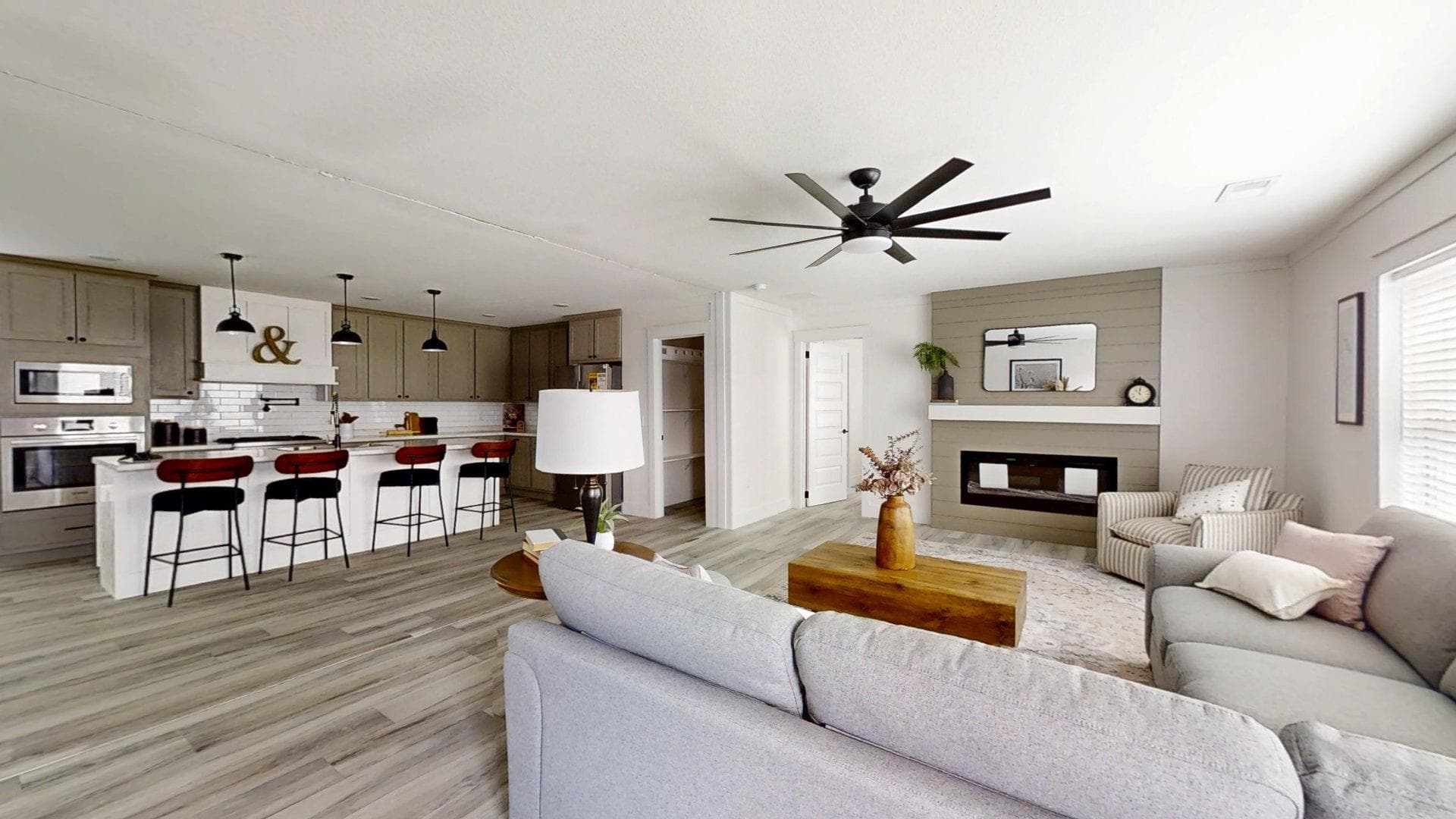 The king david 76 interior home features