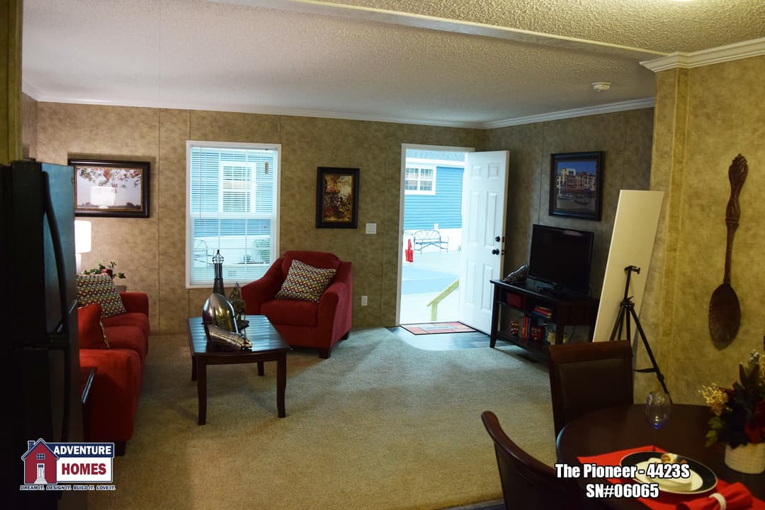 Pioneer | 4423s interior home features