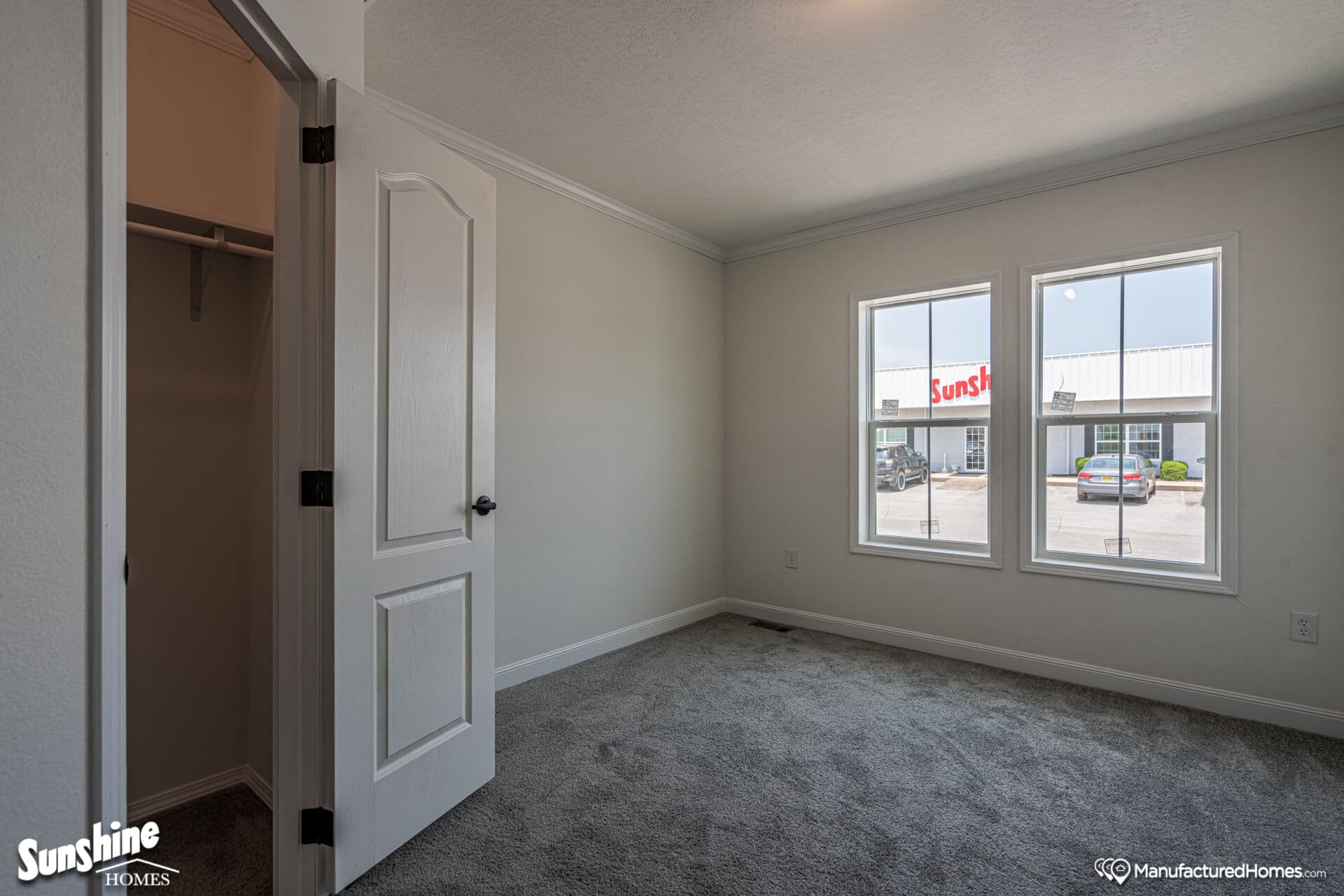 Pri3280-2049 bedroom home features