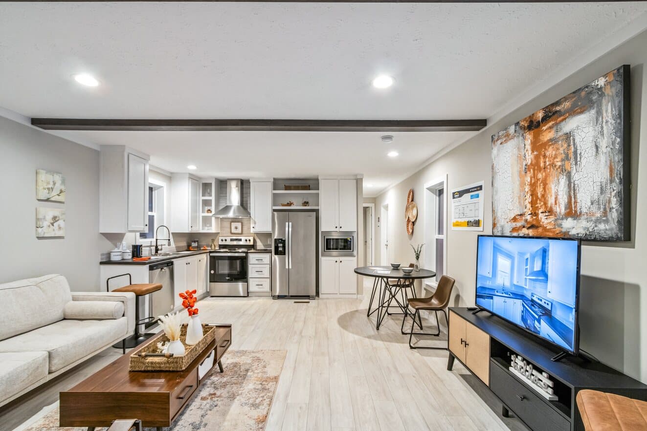 Urban 16462u interior home features