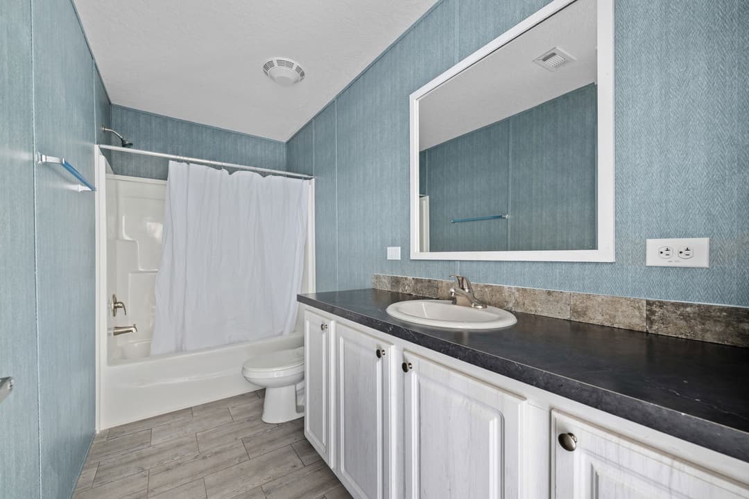 Venice w/study bathroom home features
