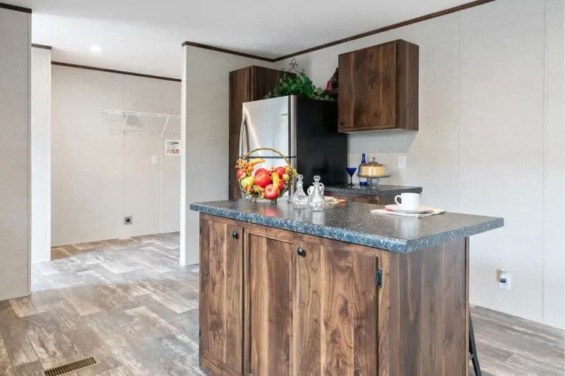 Pinnacle kitchen home features