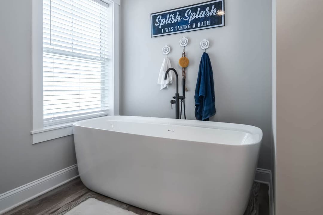 Sparta ranch bathroom home features