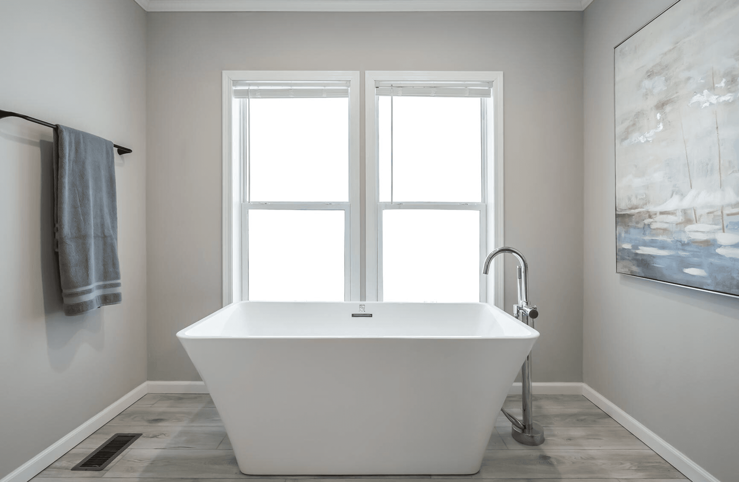 N611 bathroom home features