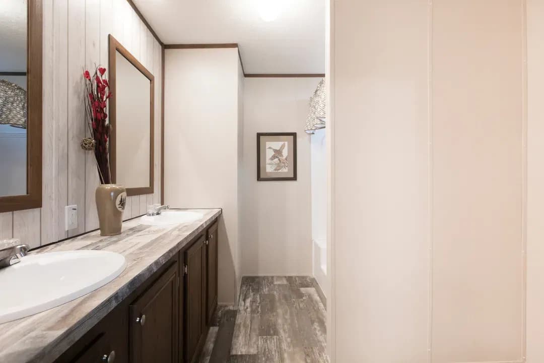 The lodge bathroom home features