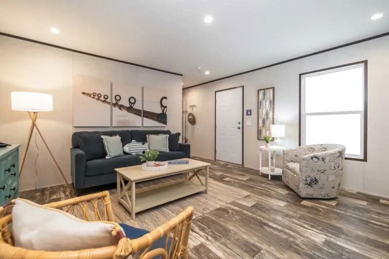 Crest interior home features