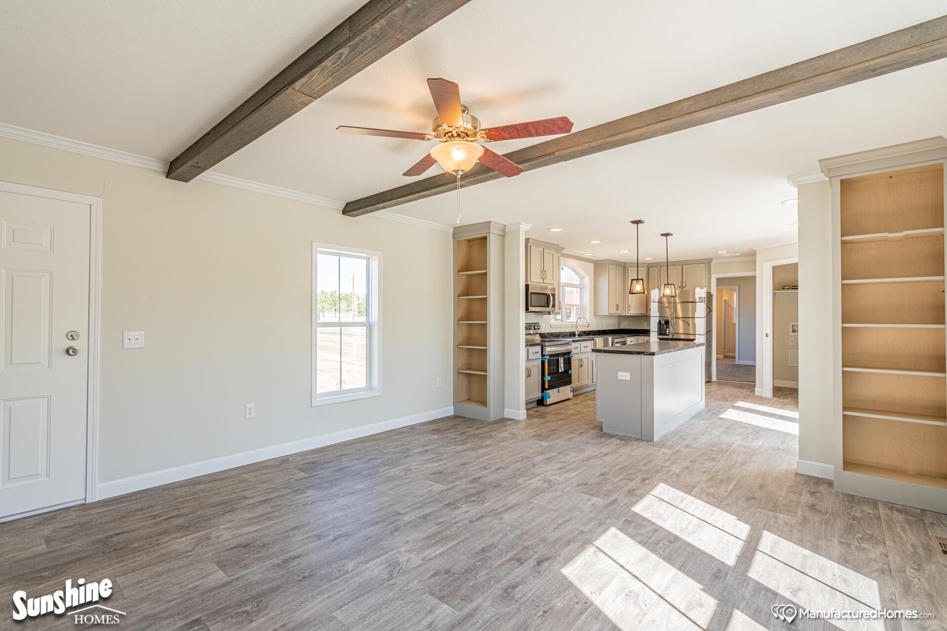 Pri1684-1009 interior home features