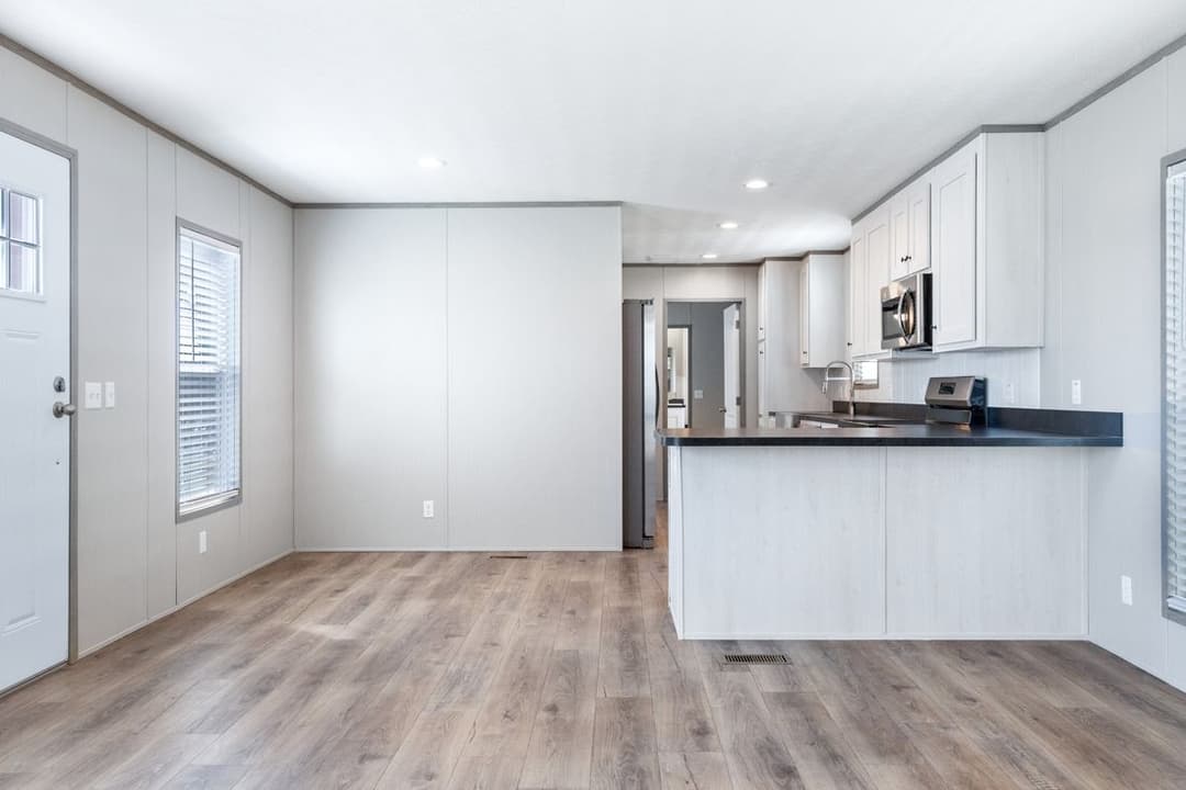 Resolution 16763k interior home features