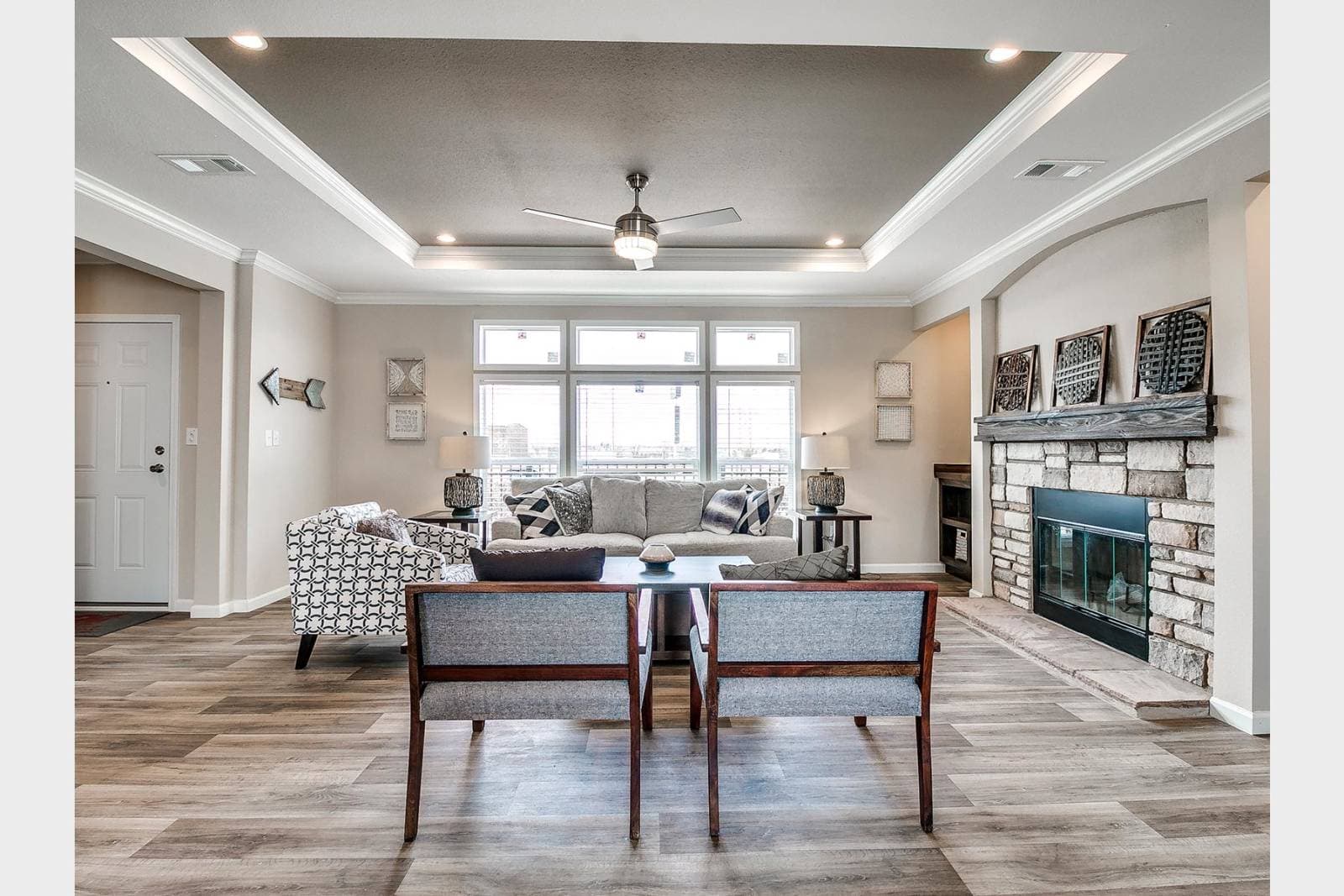 Titan extreme 3276t [the memphis] interior home features