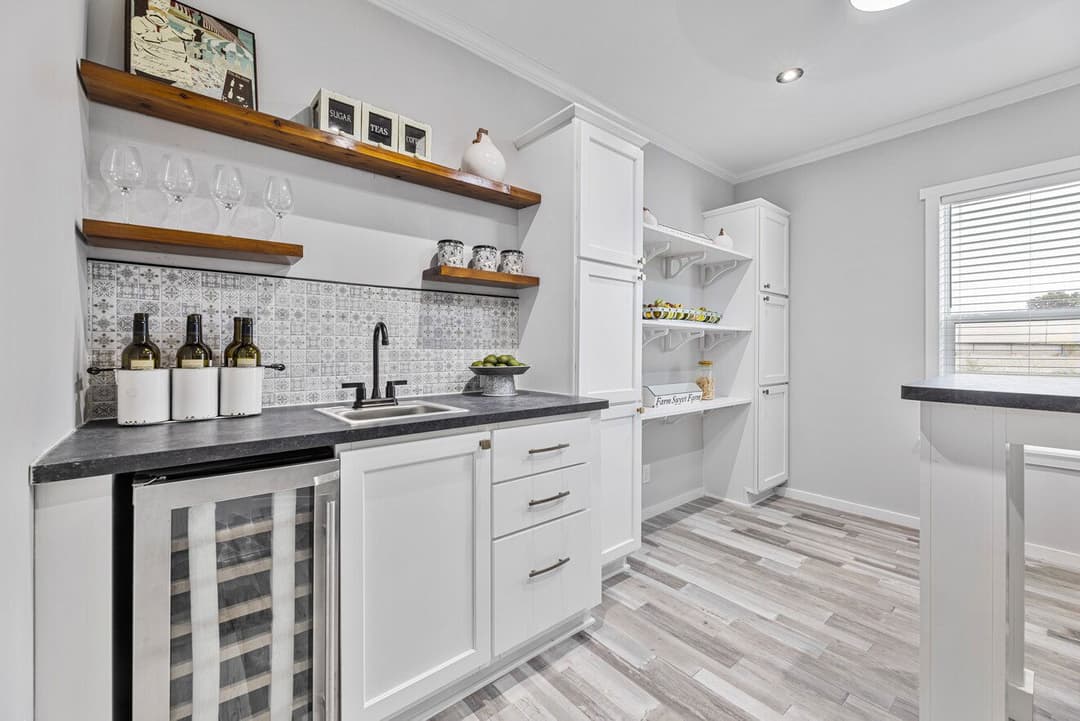 Paxton 28523a interior home features