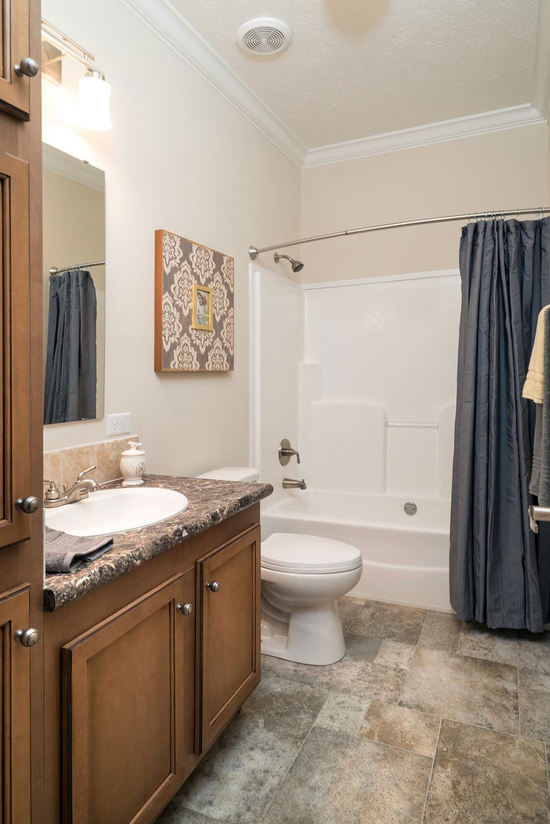 3545 jamestown bathroom home features