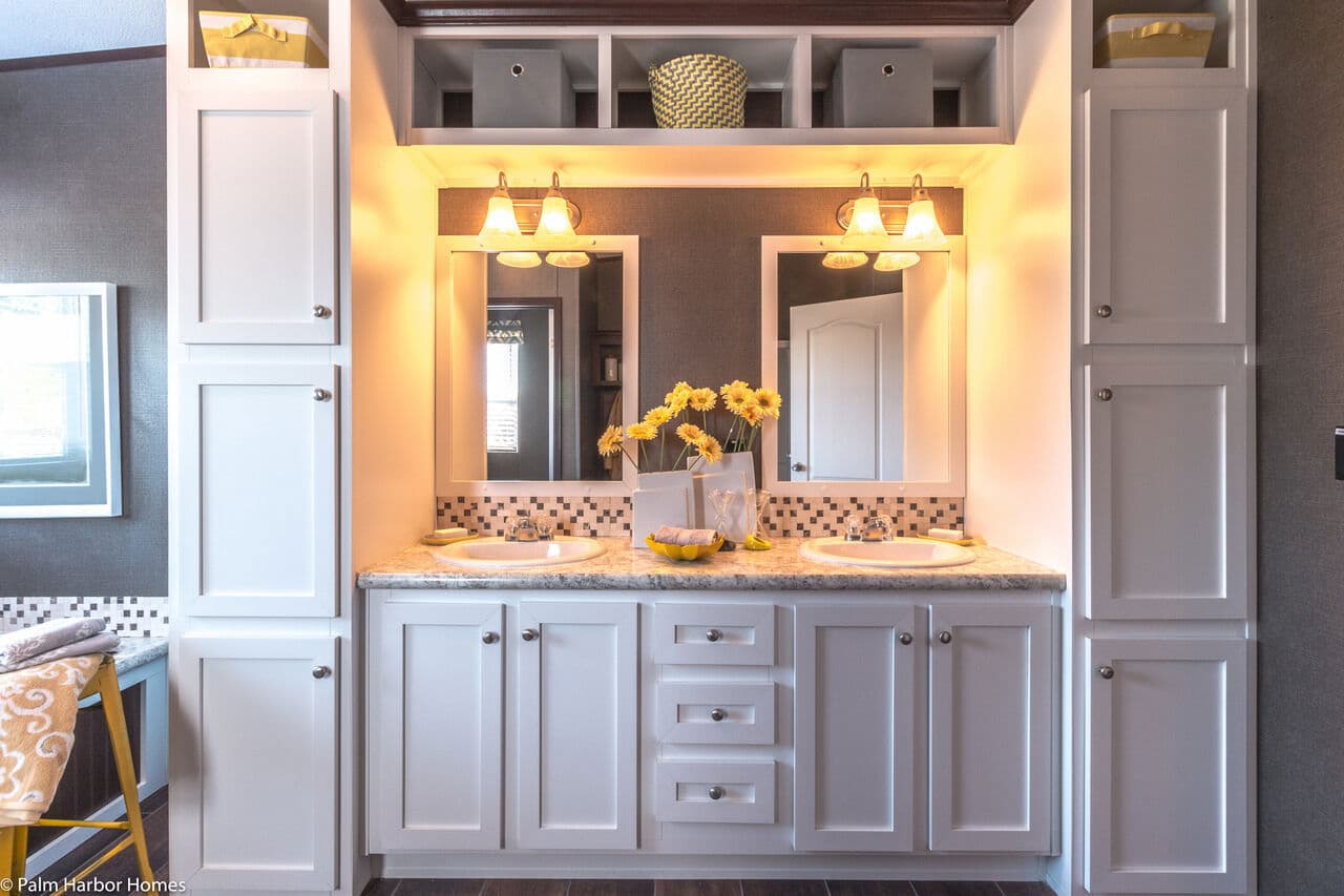 Arlington 30523a bathroom home features