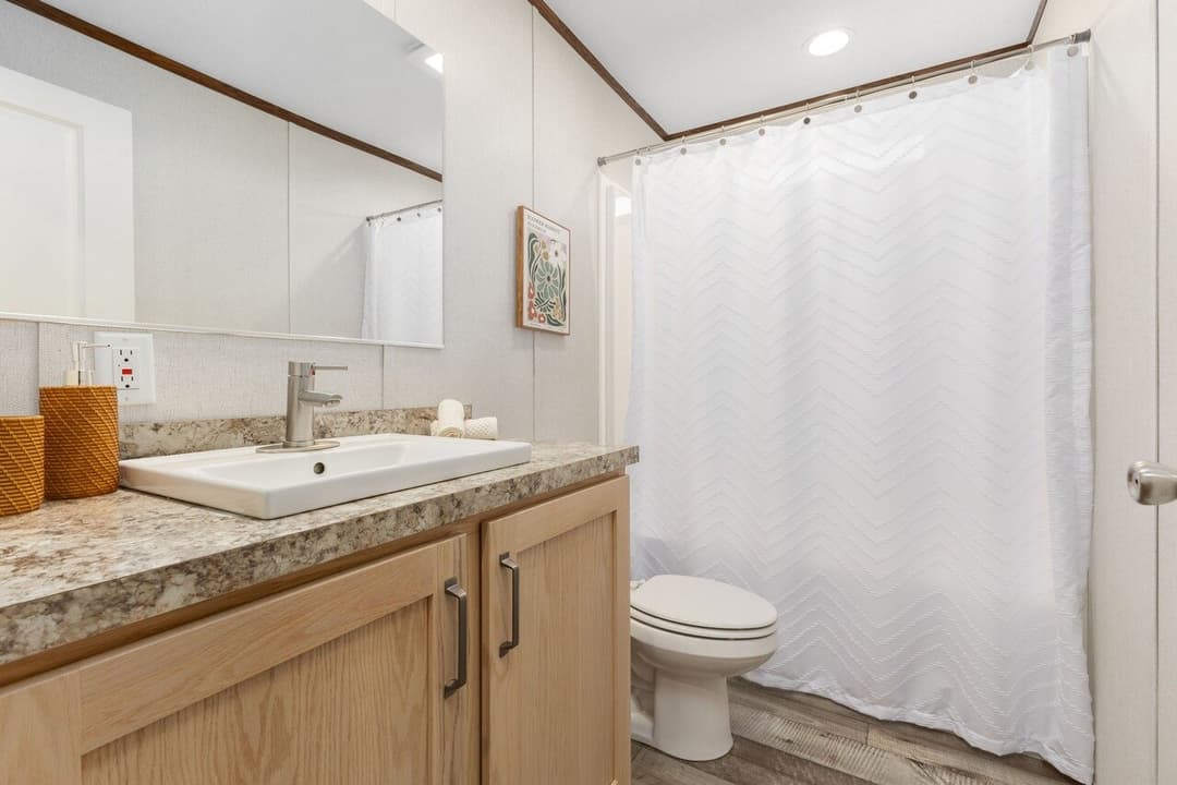 Elite 2 bathroom home features