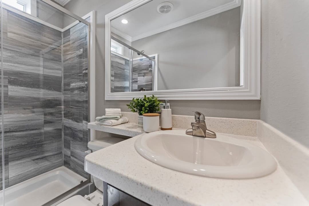 Wedge 13442s bathroom home features