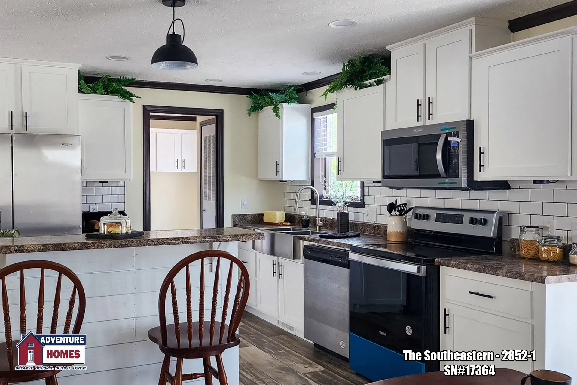 Mojave sectional kitchen home features