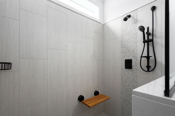 Max premier 2 32643a bathroom home features