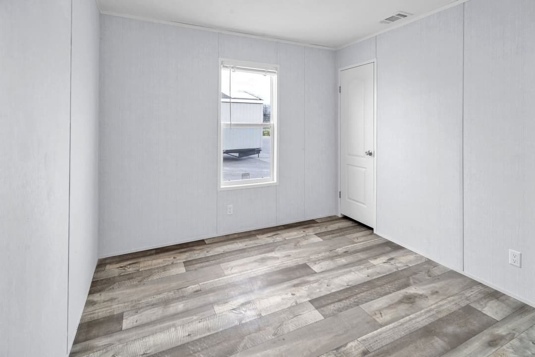 Alamo lite 16763s interior home features