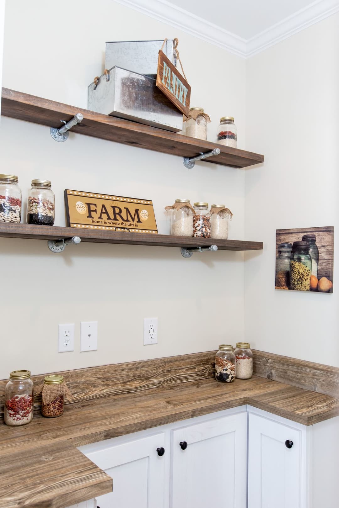 Southern charm 4br interior home features