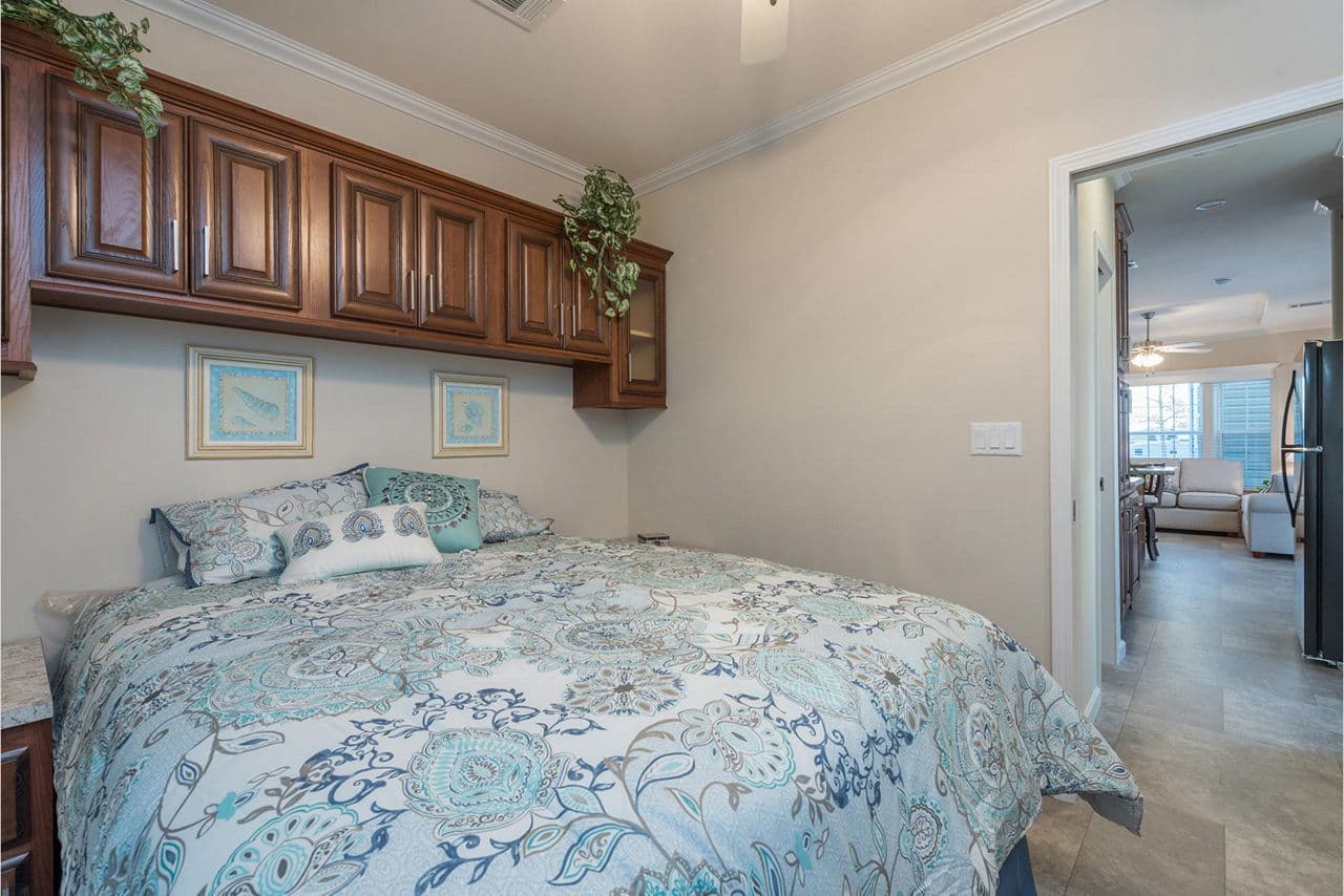 Palm bay 2621b bedroom home features
