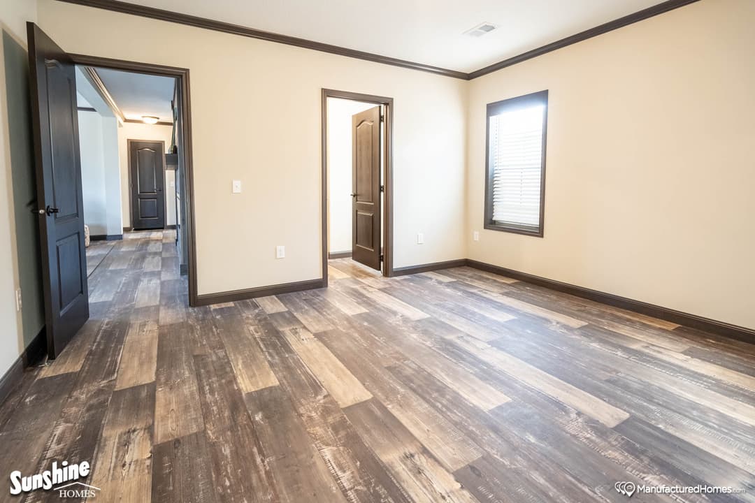 Pri3256-2061 bedroom home features