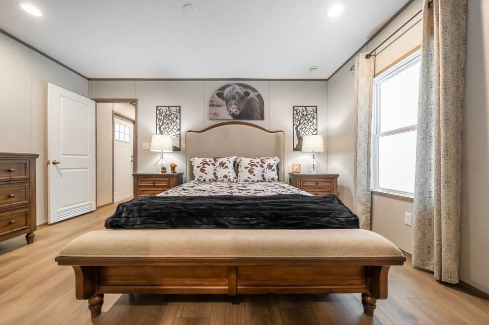 Beacon bedroom home features