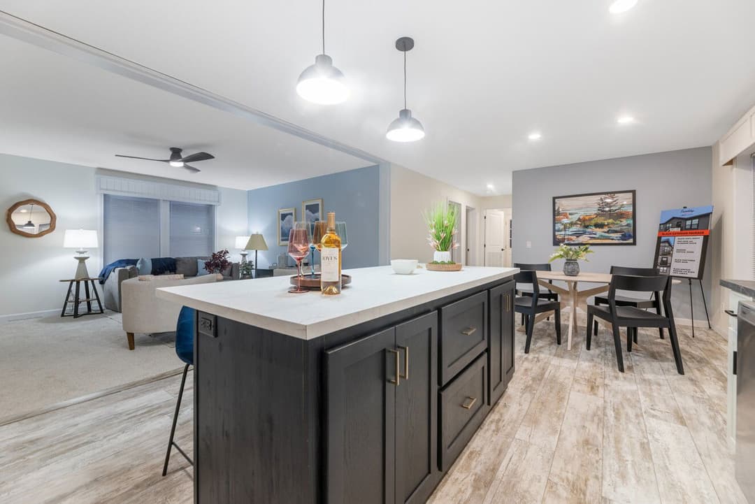 The mille lacs 184051 kitchen home features