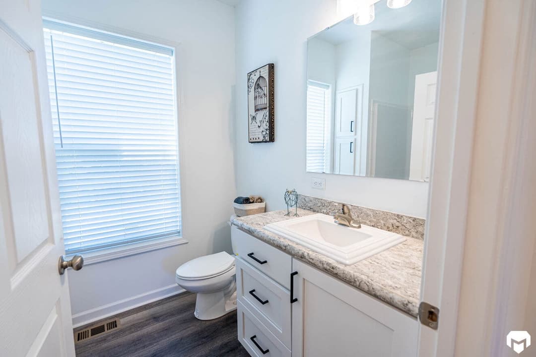 Elite 2.1 32683c bathroom home features