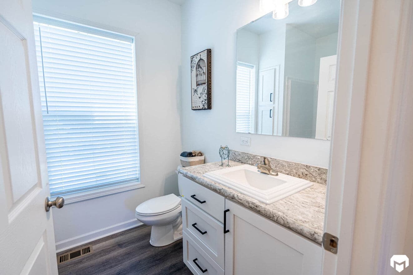 Elite 2.1 32683c bathroom home features