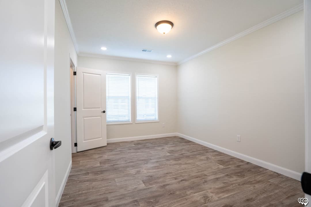 Pri3270-2060 bedroom home features