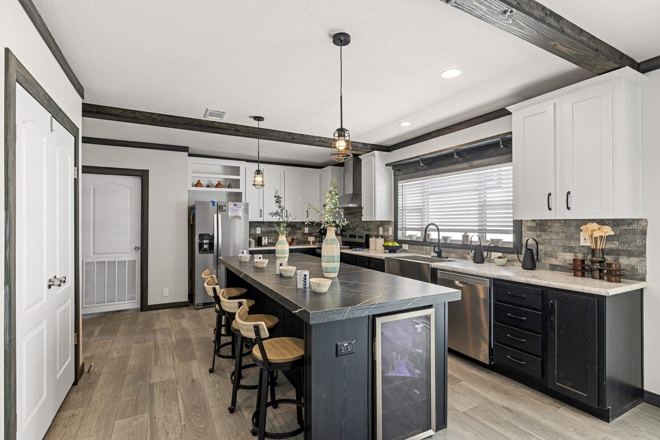 Pecan valley  28603p kitchen home features