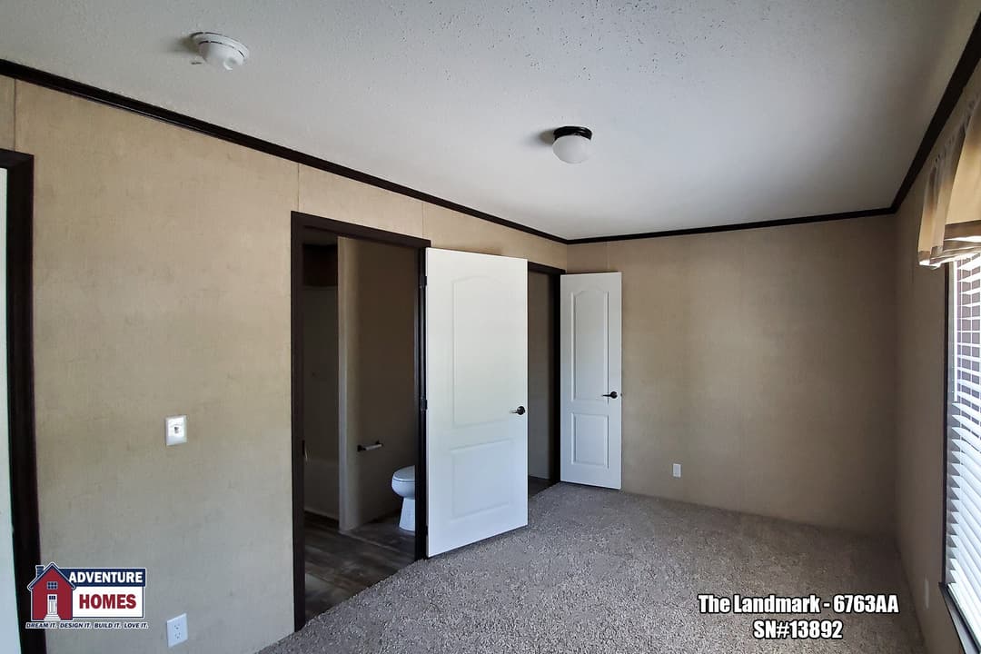 Landmark | 6763aa bedroom home features